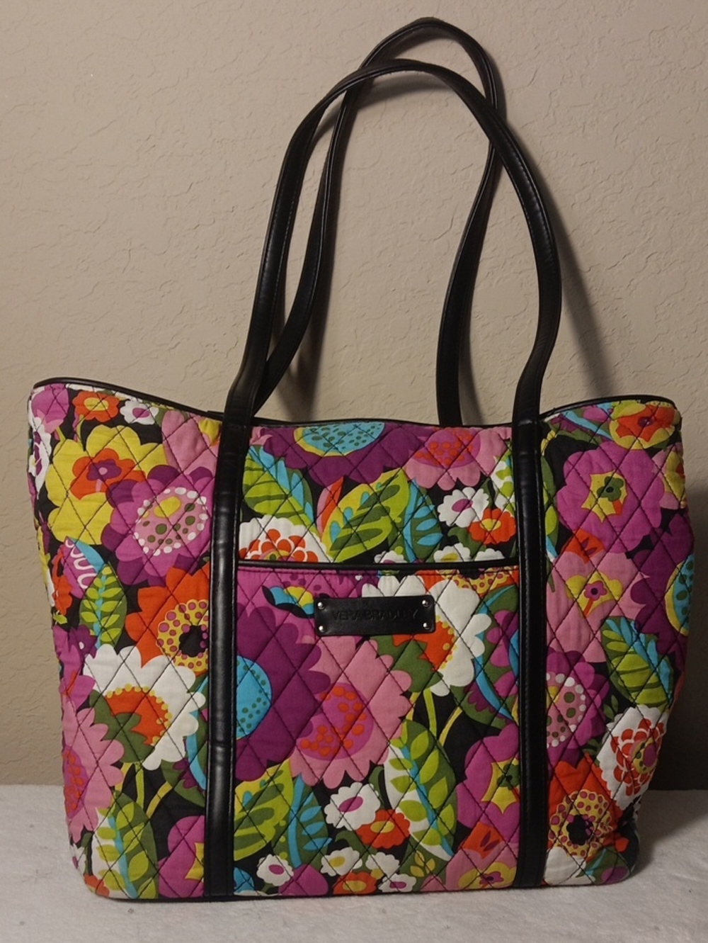 Vera Bradley Trimmed Vera Tote Bag in Va Va Bloom - Retired